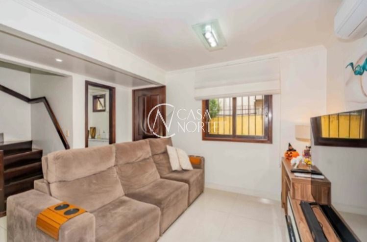 Casa de Condomínio à venda com 3 quartos, 110m², 1 vaga, Rua São Miguel no bairro Coronel Aparício Borges em Porto Alegre