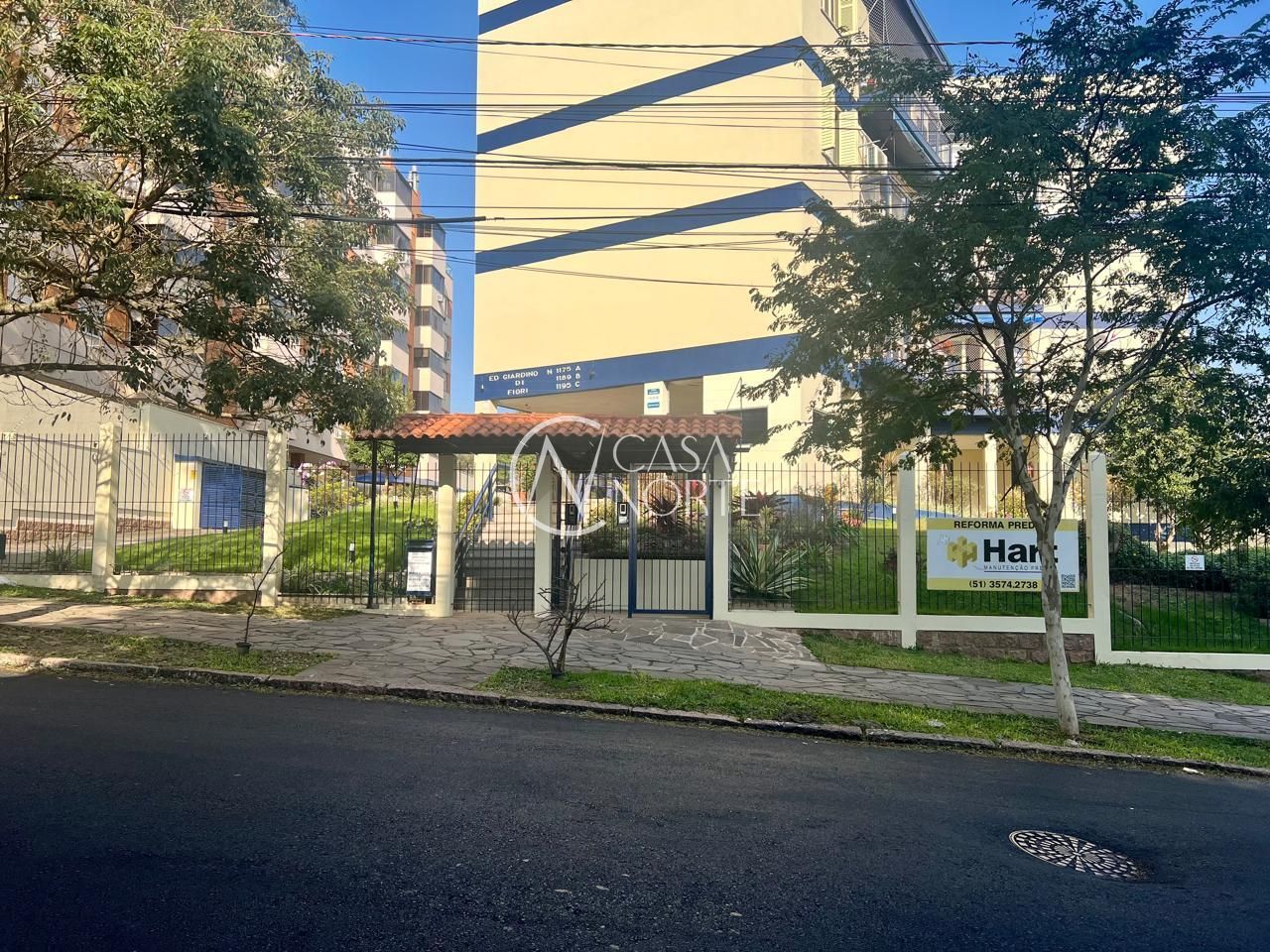 Apartamento à venda com 3 quartos, 97m², 1 suíte, 2 vagas, Rua Doutor Barcelos no bairro Tristeza em Porto Alegre