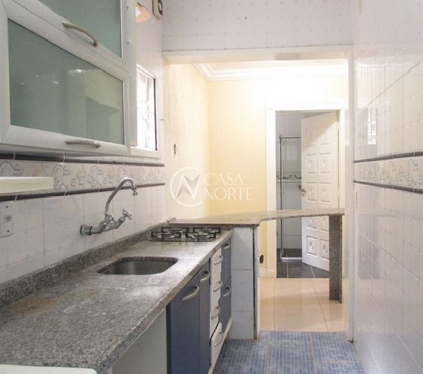 Casa à venda com 2 quartos, 170m², 1 suíte, 3 vagas, Avenida Beira Rio no bairro Belém Novo em Porto Alegre