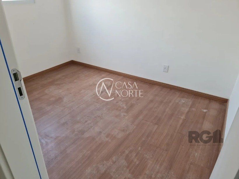 Apartamento à venda com 2 quartos, 42m², 1 vaga, Rua Reverendo Olavo Nunes no bairro Parque Santa Fé em Porto Alegre