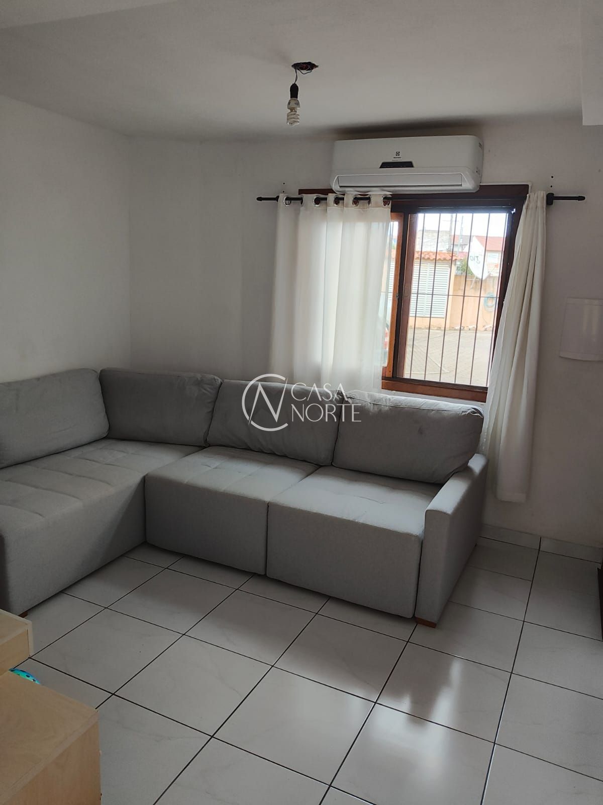 Sobrado à venda com 2 quartos, 86m², 1 vaga, Rua Hilário Gonçalves Pinha no bairro Hípica em Porto Alegre