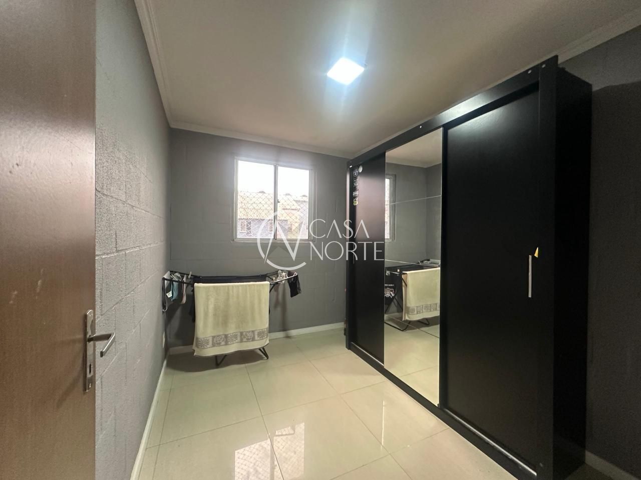 Apartamento à venda com 2 quartos, 39m², 1 vaga, Tomé Antônio de Souza no bairro Vila Nova em Porto Alegre