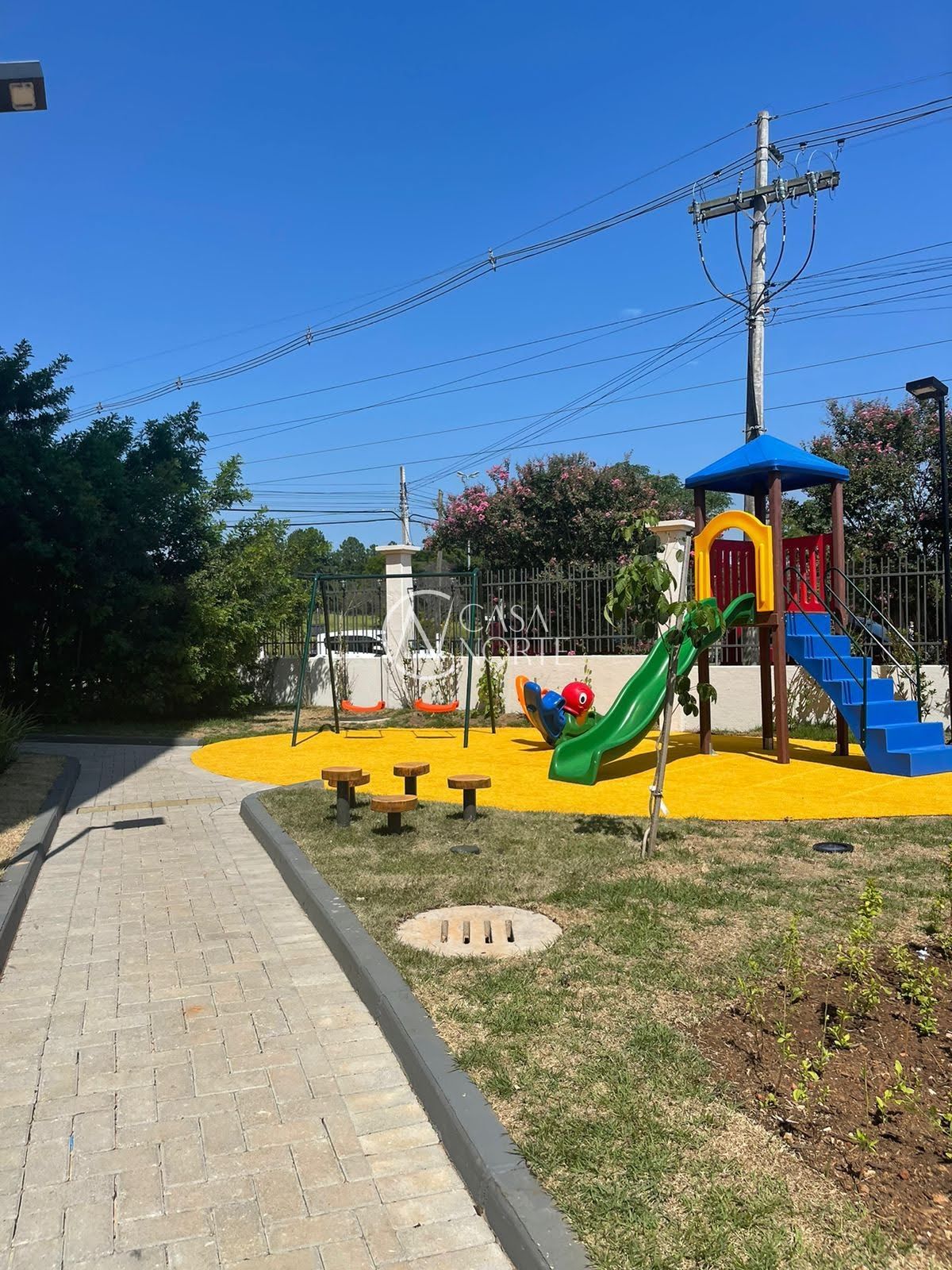 Apartamento à venda com 2 quartos, 40m², 1 vaga, Três de Outubro no bairro Sarandi em Porto Alegre