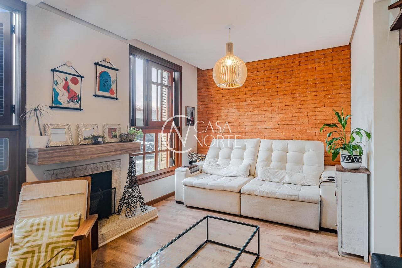 Casa de Condomínio à venda com 3 quartos, 128m², 1 suíte, 2 vagas, Avenida Jacuí no bairro Cristal em Porto Alegre