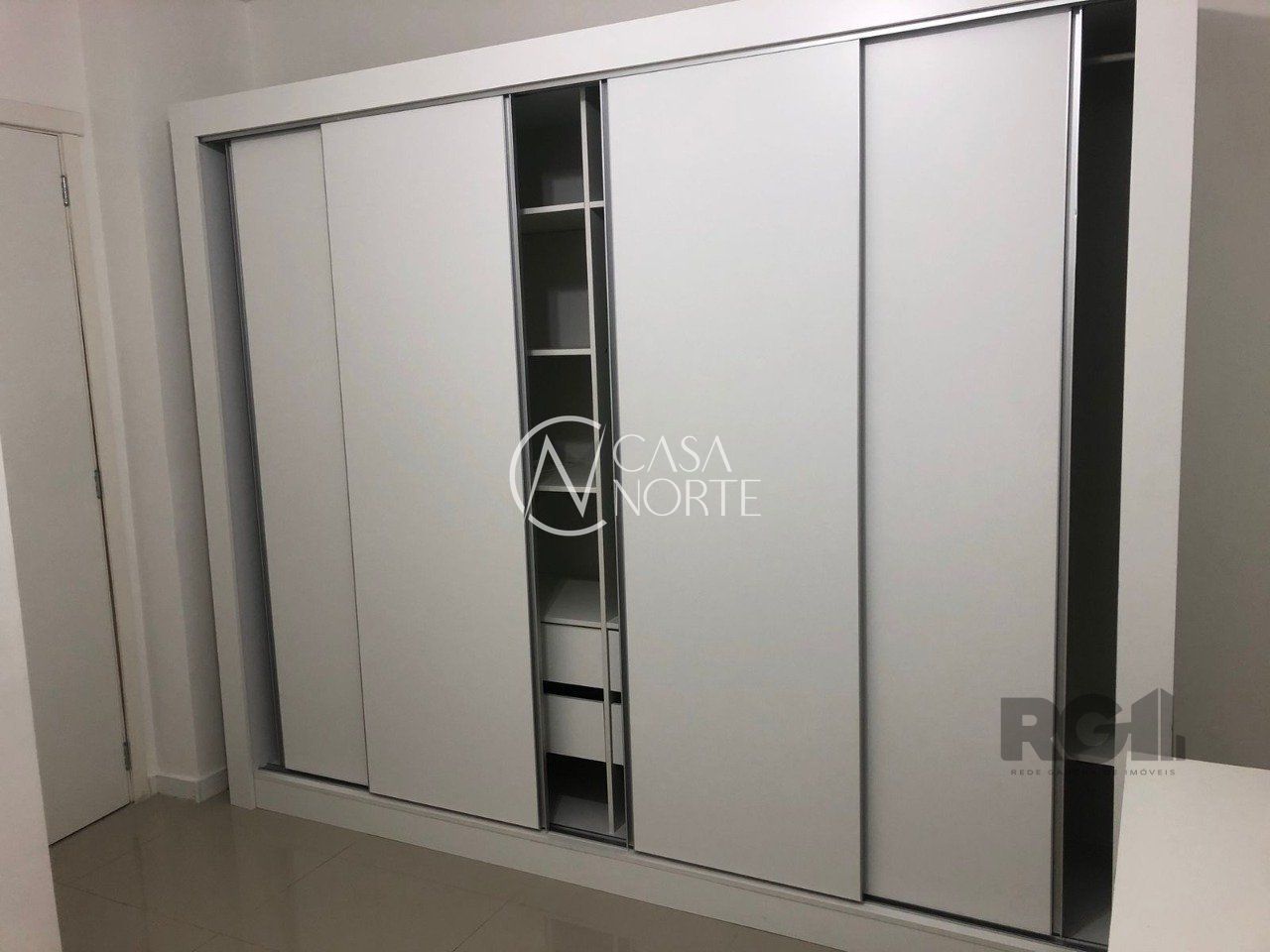 Apartamento à venda com 2 quartos, 54m², Rua Attílio Bilibio no bairro Jardim Carvalho em Porto Alegre