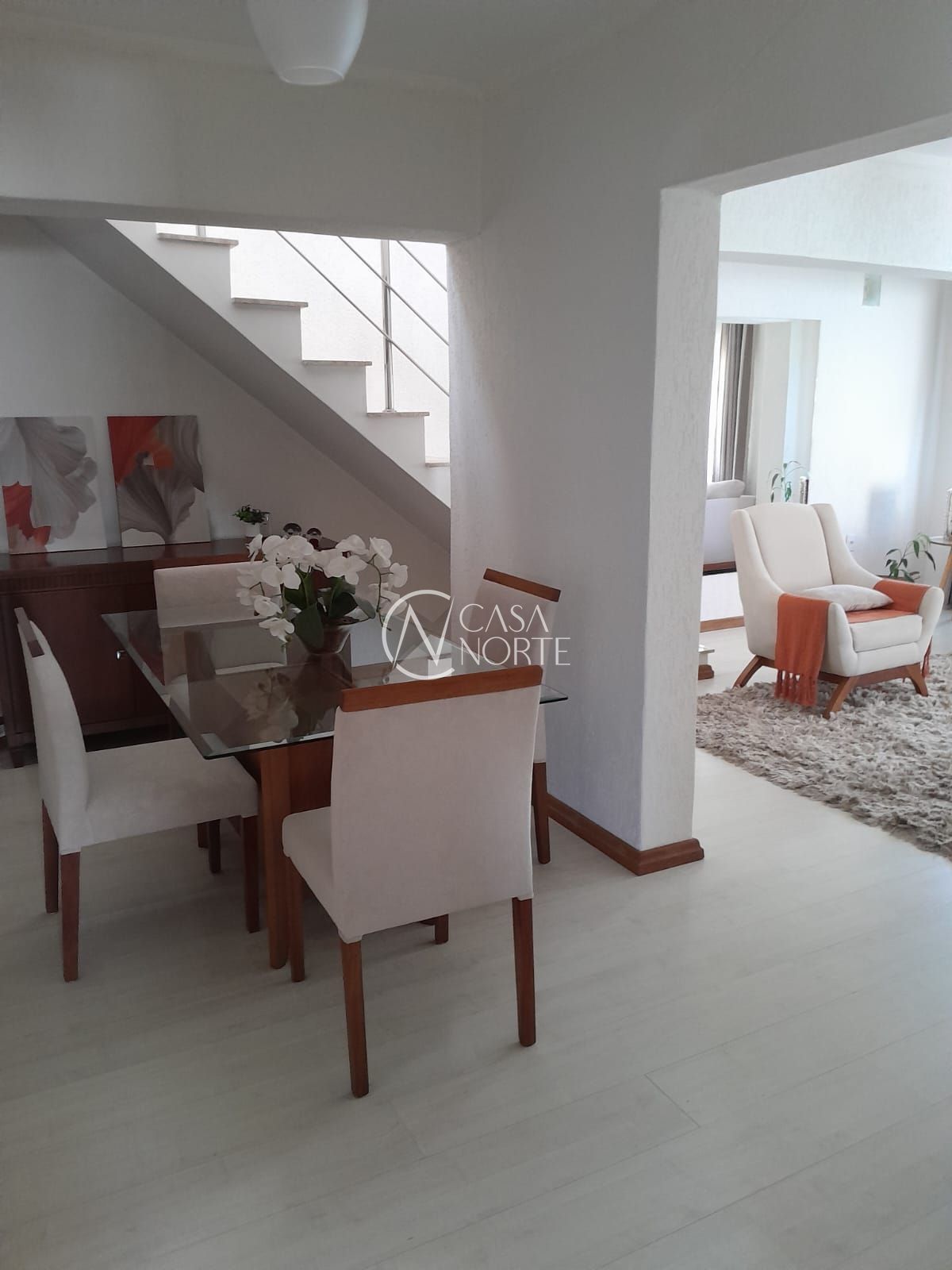 Casa à venda com 4 quartos, 210m², 1 suíte, 4 vagas, Rua José Pedro de Souza no bairro Vila Nova em Porto Alegre