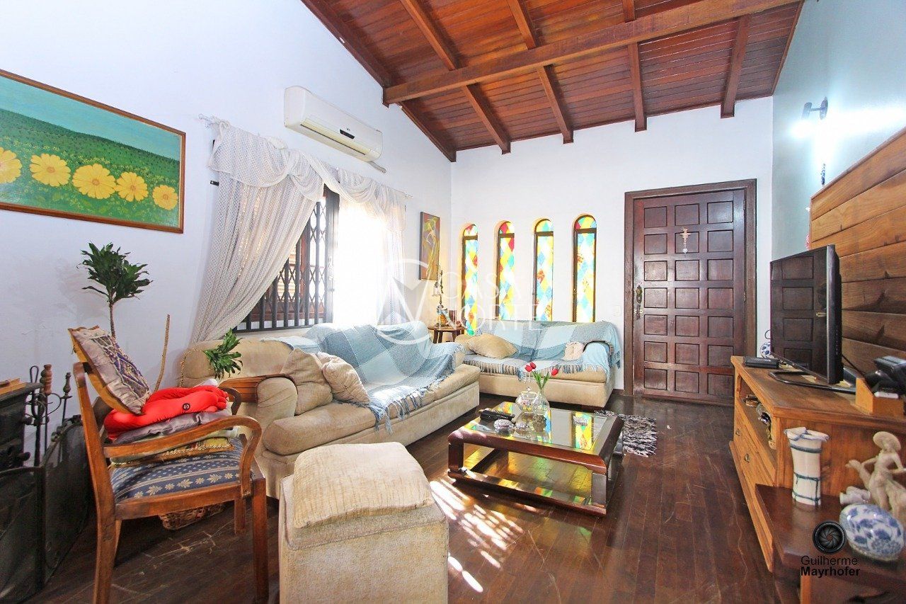 Casa à venda com 4 quartos, 249m², 1 suíte, 5 vagas, Rua Conselheiro Xavier da Costa no bairro Ipanema em Porto Alegre
