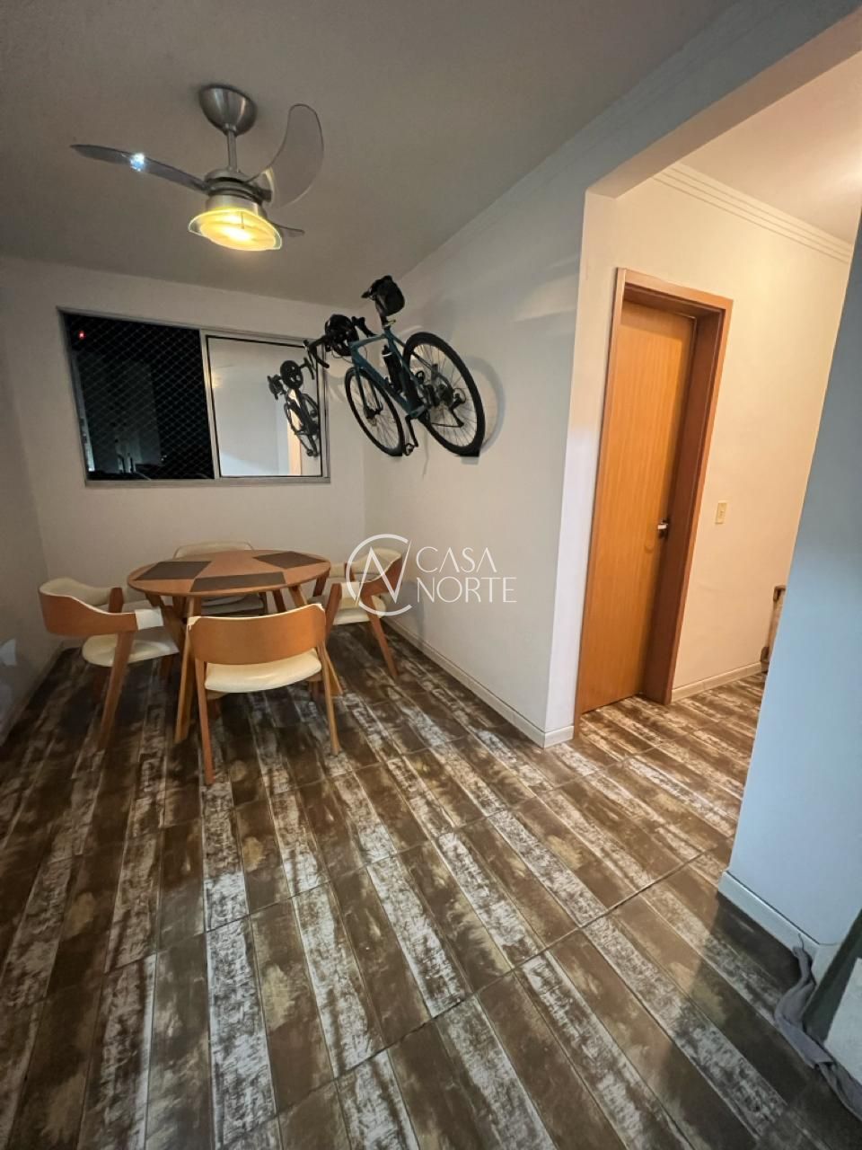 Apartamento à venda com 2 quartos, 44m², 1 vaga, Avenida João Ferreira Jardim no bairro Parque Santa Fé em Porto Alegre