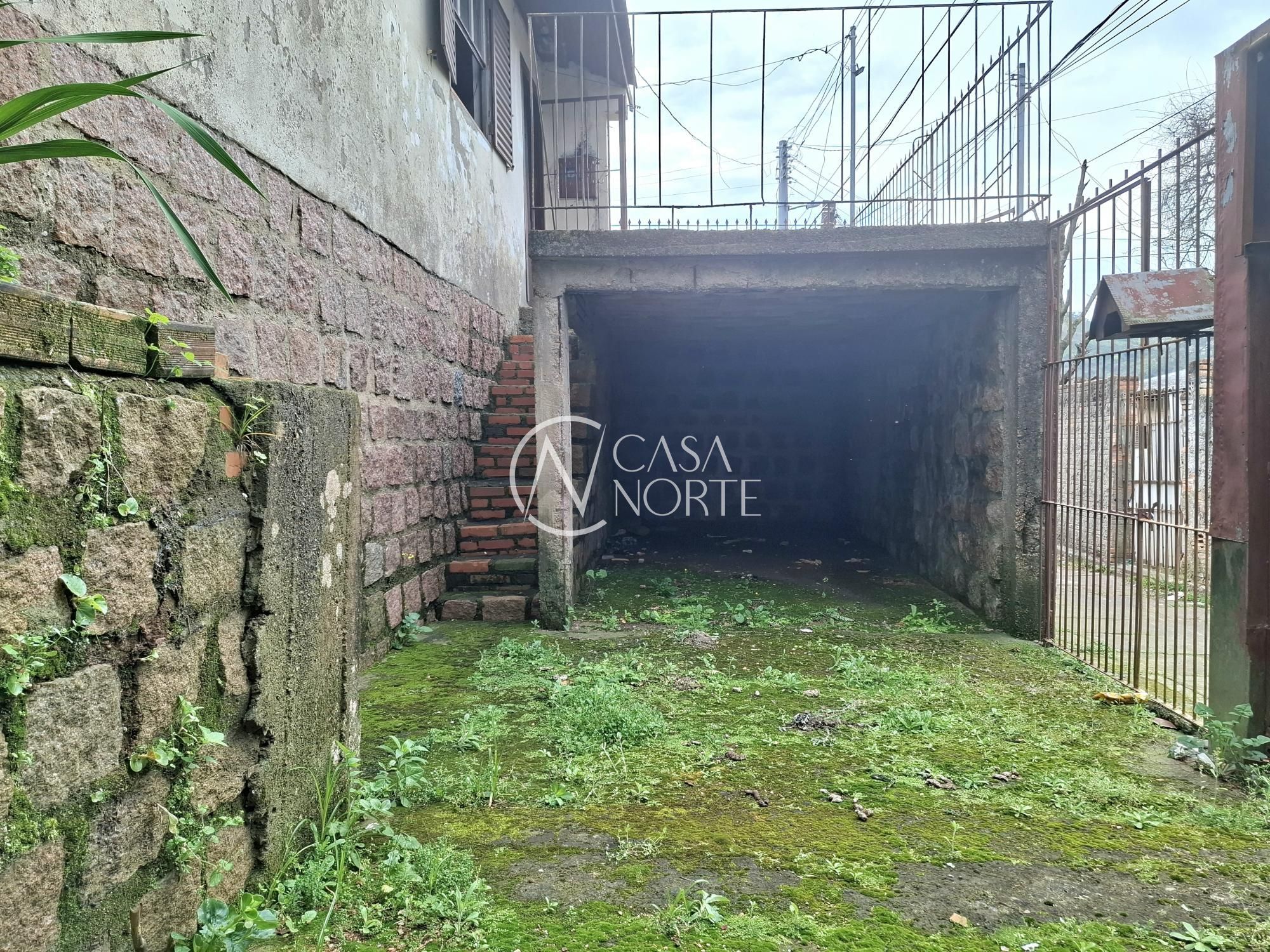 Terreno à venda  com 132m², Rua Acesso Dois no bairro Jardim Carvalho em Porto Alegre