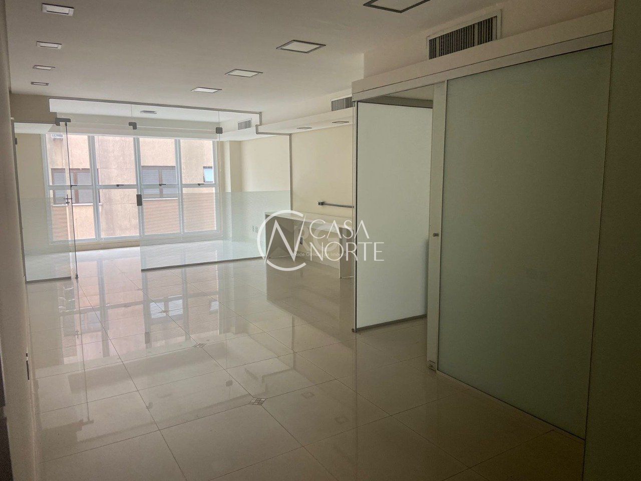 Sala Comercial à venda , 52m², Rua Padre Chagas no bairro Moinhos de Vento em Porto Alegre