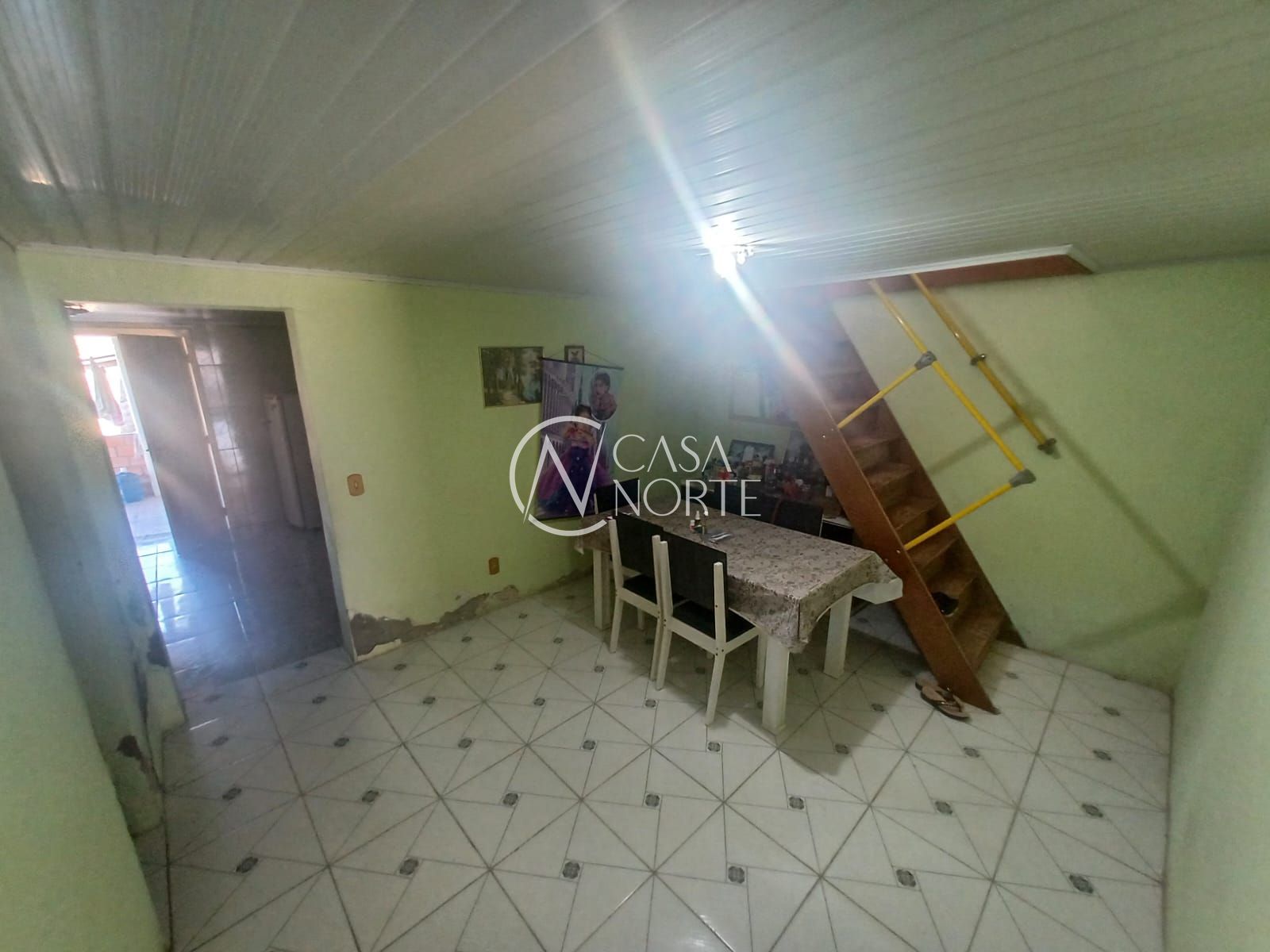 Casa à venda com 3 quartos, 160m², 1 suíte, 2 vagas, Rua Dinamarca no bairro Belém Velho em Porto Alegre