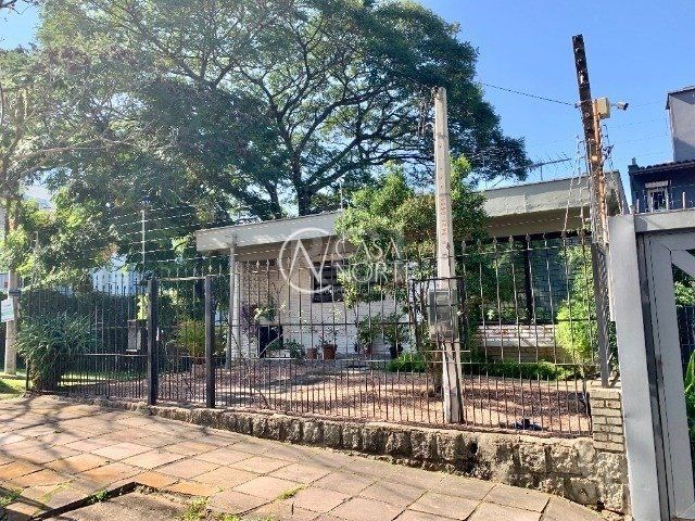 Casa à venda com 3 quartos, 200m², 1 suíte, 1 vaga, Rua São Mateus no bairro Lomba do Pinheiro em Porto Alegre