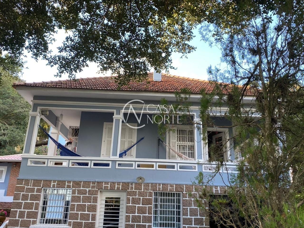 Casa à venda com 3 quartos, 181m², 1 suíte, 4 vagas, Rua dos Minuanos no bairro Espírito Santo em Porto Alegre