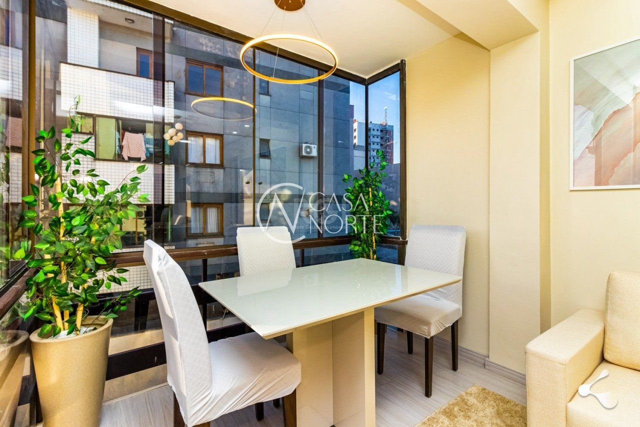 Apartamento à venda com 2 quartos, 62m², 1 vaga, Rua Professor Cristiano Fischer no bairro Petrópolis em Porto Alegre