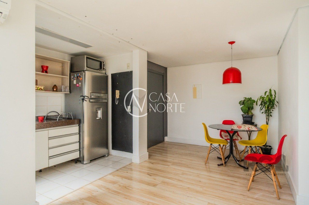 Apartamento à venda com 3 quartos, 61m², 1 suíte, 1 vaga, Rua Coronel Massot no bairro Cristal em Porto Alegre