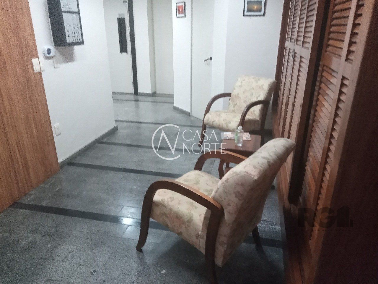 Sala Comercial à venda , 26m², Rua Washington Luiz no bairro Centro Histórico em Porto Alegre