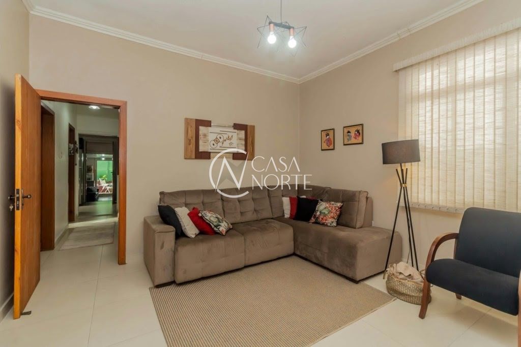 Casa à venda com 3 quartos, 156m², 4 vagas, Rua Santa Flora no bairro Nonoai em Porto Alegre