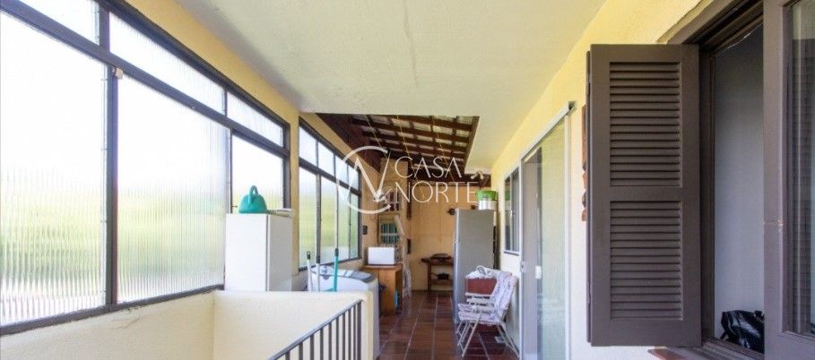 Casa Comercial à venda com 3 quartos, 200m², 3 vagas, Rua Doutor Barcelos no bairro Tristeza em Porto Alegre