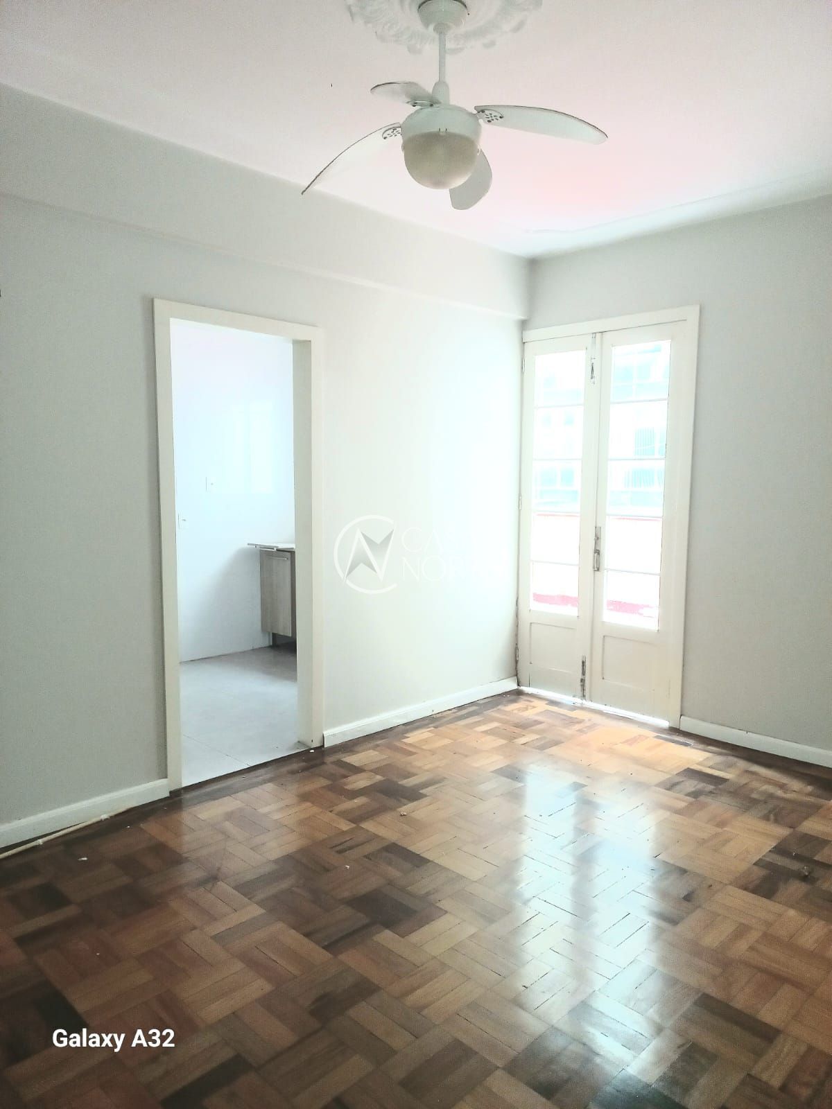 Apartamento à venda com 3 quartos, 130m², Rua Jerônimo Coelho no bairro Centro Histórico em Porto Alegre