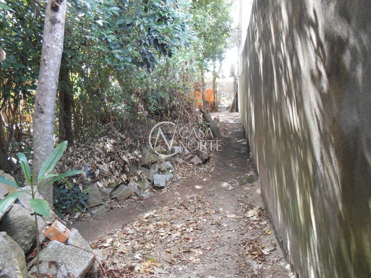 Terreno à venda  com 352m², Rua Monsenhor Andre Pedro Frank no bairro Serraria em Porto Alegre