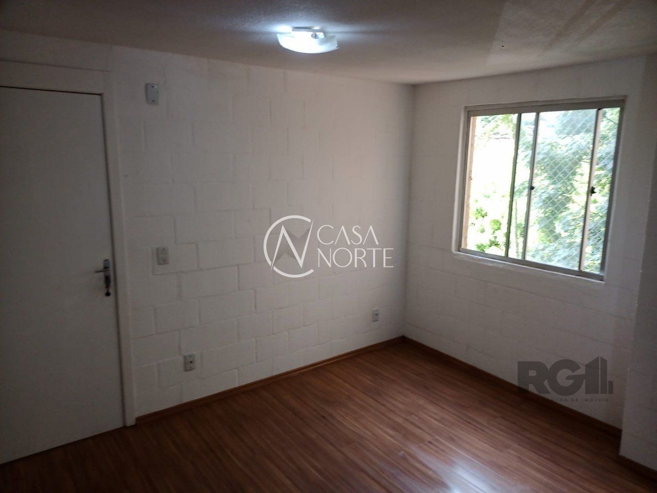 Apartamento à venda com 2 quartos, 46m², 1 vaga, Rua Império no bairro Vila Nova em Porto Alegre