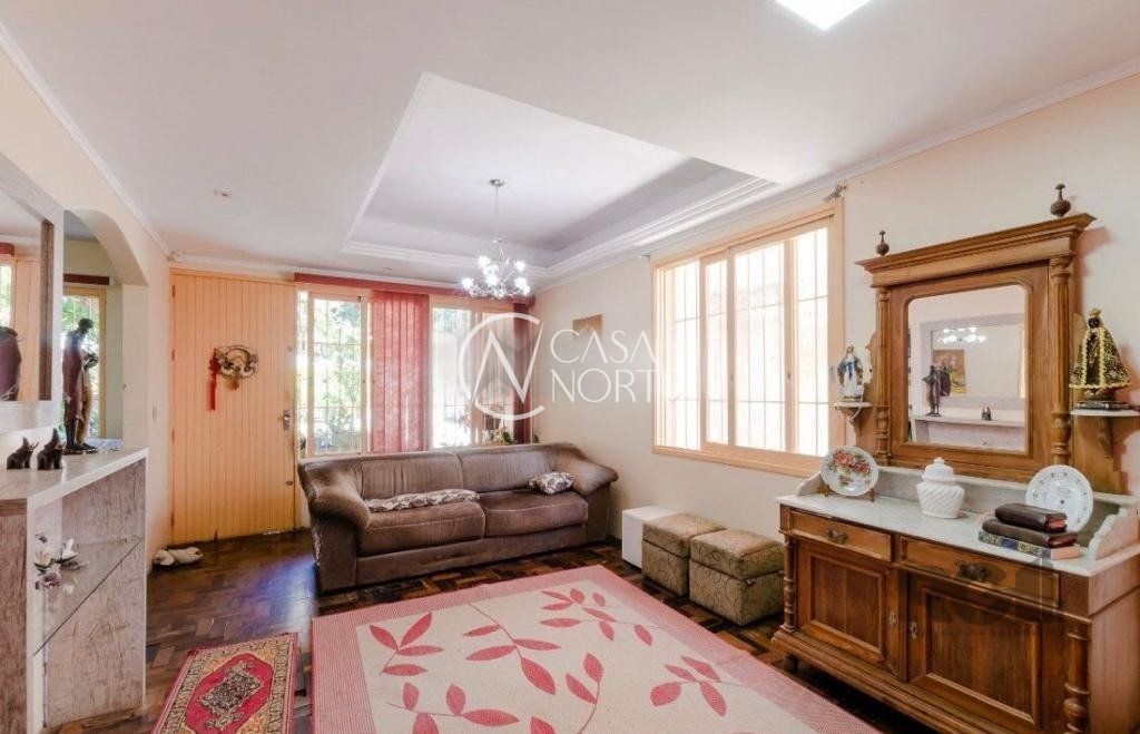 Casa à venda com 6 quartos, 408m², 1 suíte, 6 vagas, Rua Padre João Batista Reus no bairro Vila Conceição em Porto Alegre