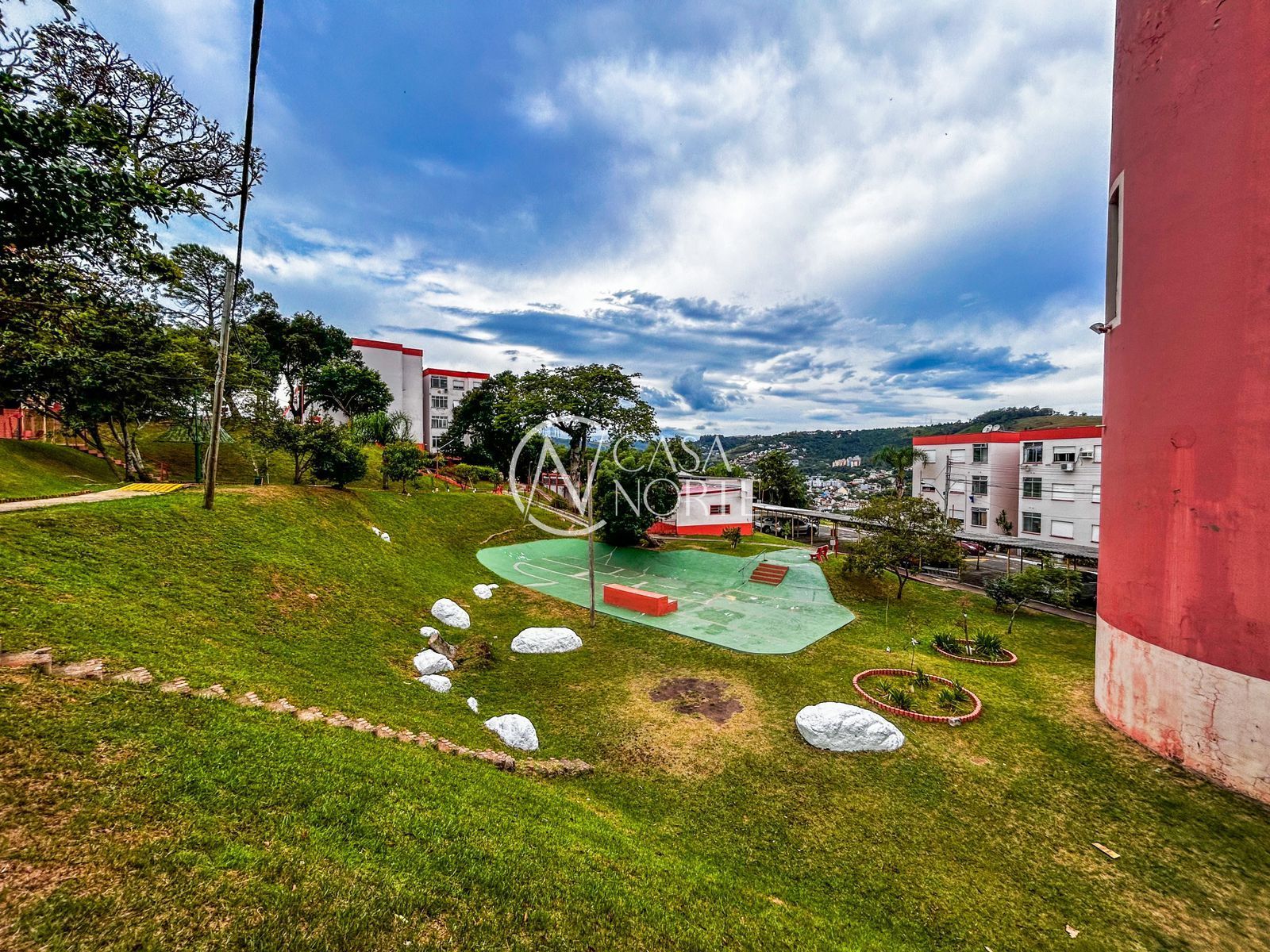 Apartamento à venda com 2 quartos, 48m², 2 vagas, Rua Orfanotrófio no bairro Santa Tereza em Porto Alegre