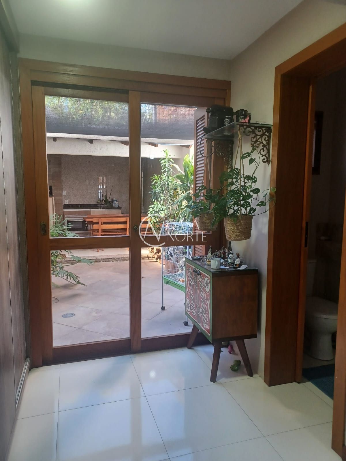 Casa à venda com 3 quartos, 149m², 3 suítes, 2 vagas, Rua Manoel Nunes da Silva no bairro Guarujá em Porto Alegre