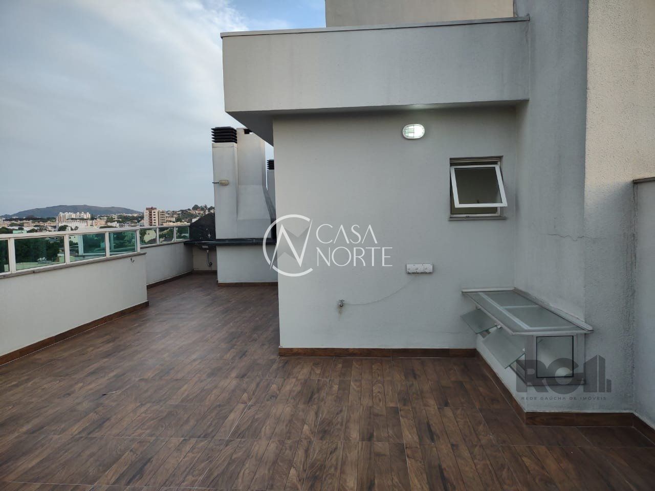Cobertura à venda com 3 quartos, 166m², 1 suíte, 2 vagas, Rua Coronel Massot no bairro Cristal em Porto Alegre