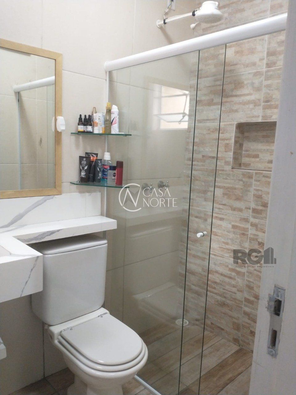 Casa à venda com 2 quartos, 155m², 1 suíte, 2 vagas, Rua Marajó no bairro Jardim Europa em Porto Alegre