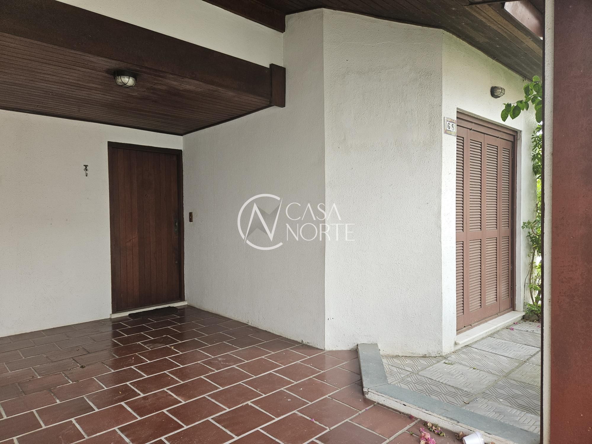 Casa de Condomínio à venda com 4 quartos, 129m², 1 suíte, 3 vagas, Avenida Eduardo Prado no bairro Cavalhada em Porto Alegre