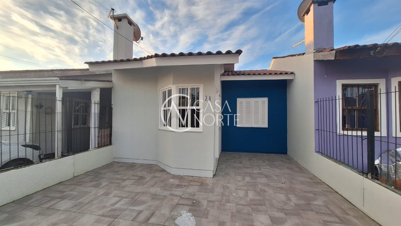 Casa de Condomínio à venda com 2 quartos, 48m², 2 vagas, Rua Capitão Pedroso no bairro Restinga em Porto Alegre