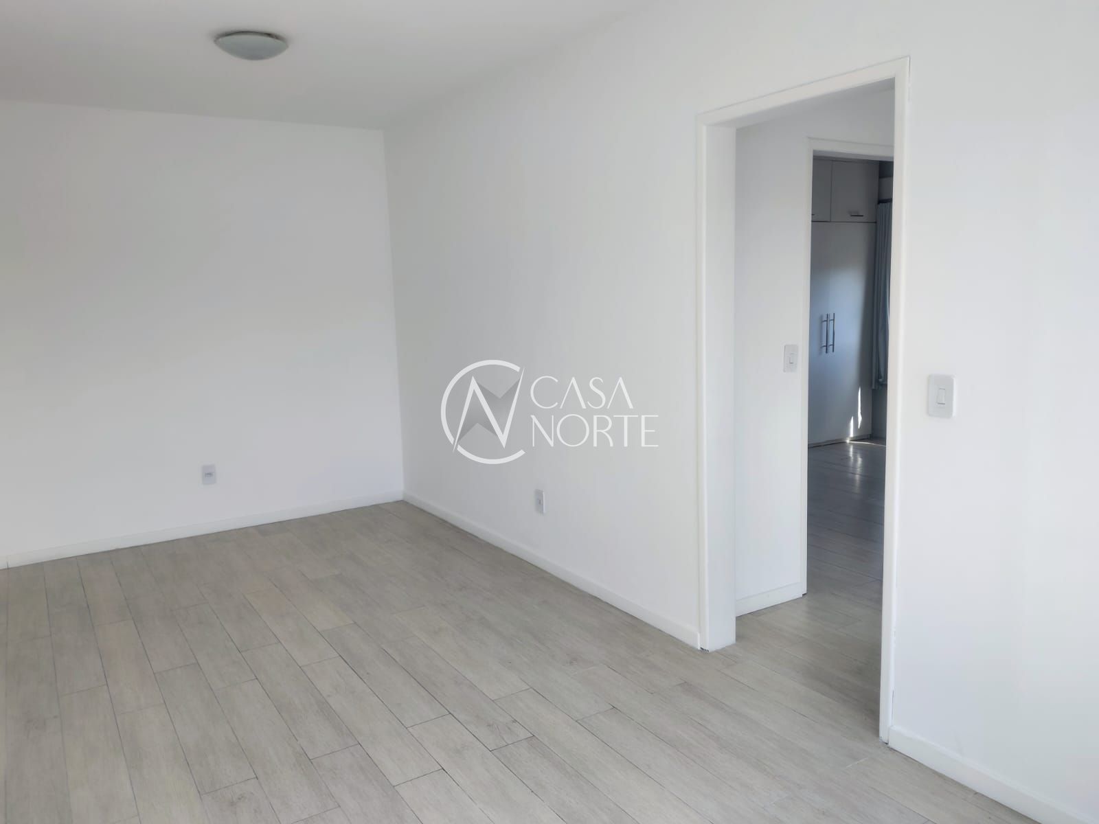 Apartamento à venda com 2 quartos, 60m², 1 vaga, Rua Coronel Massot no bairro Cristal em Porto Alegre