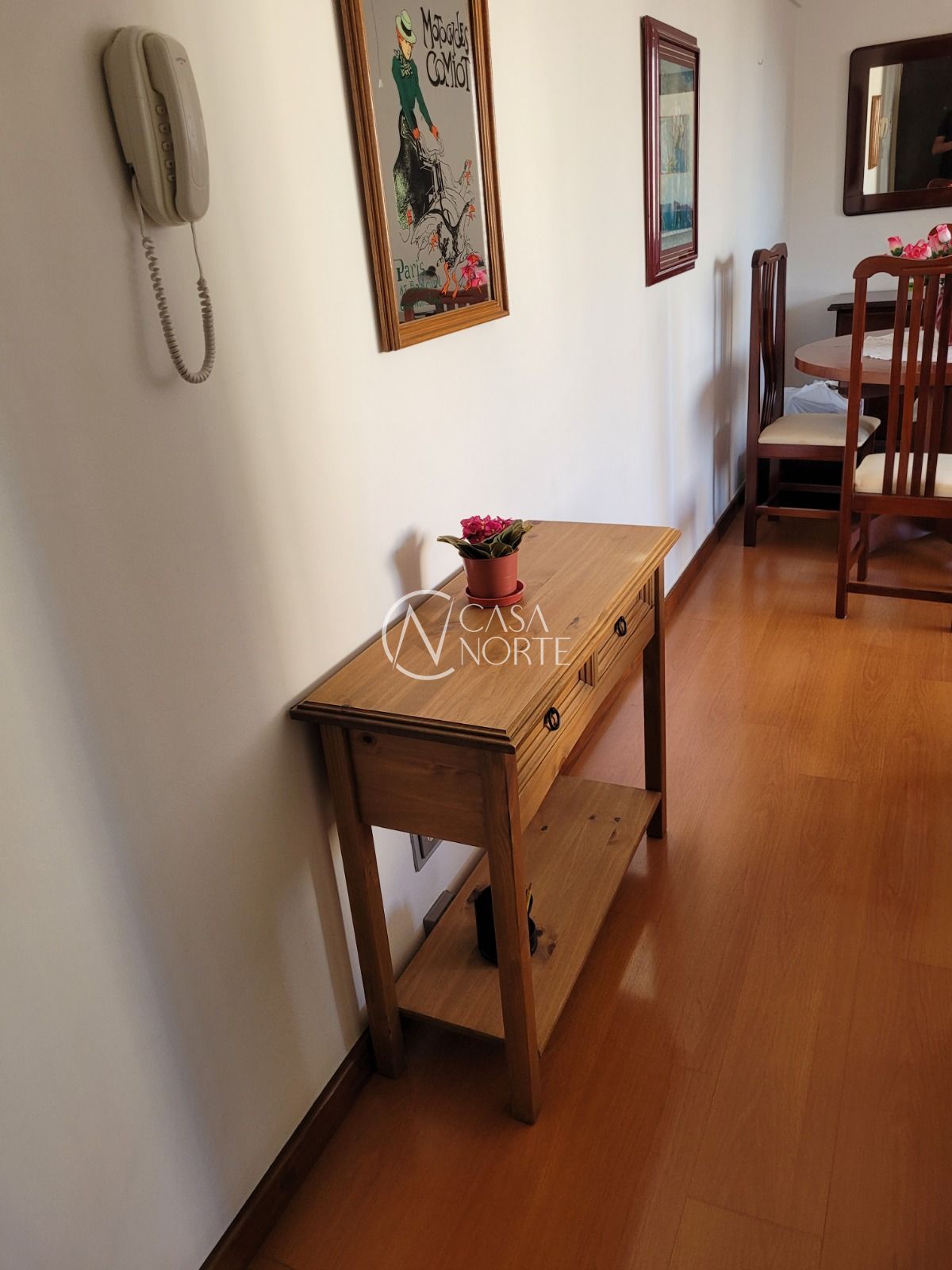 Apartamento à venda com 2 quartos, 68m², 1 vaga, Avenida Alberto Bins no bairro Floresta em Porto Alegre