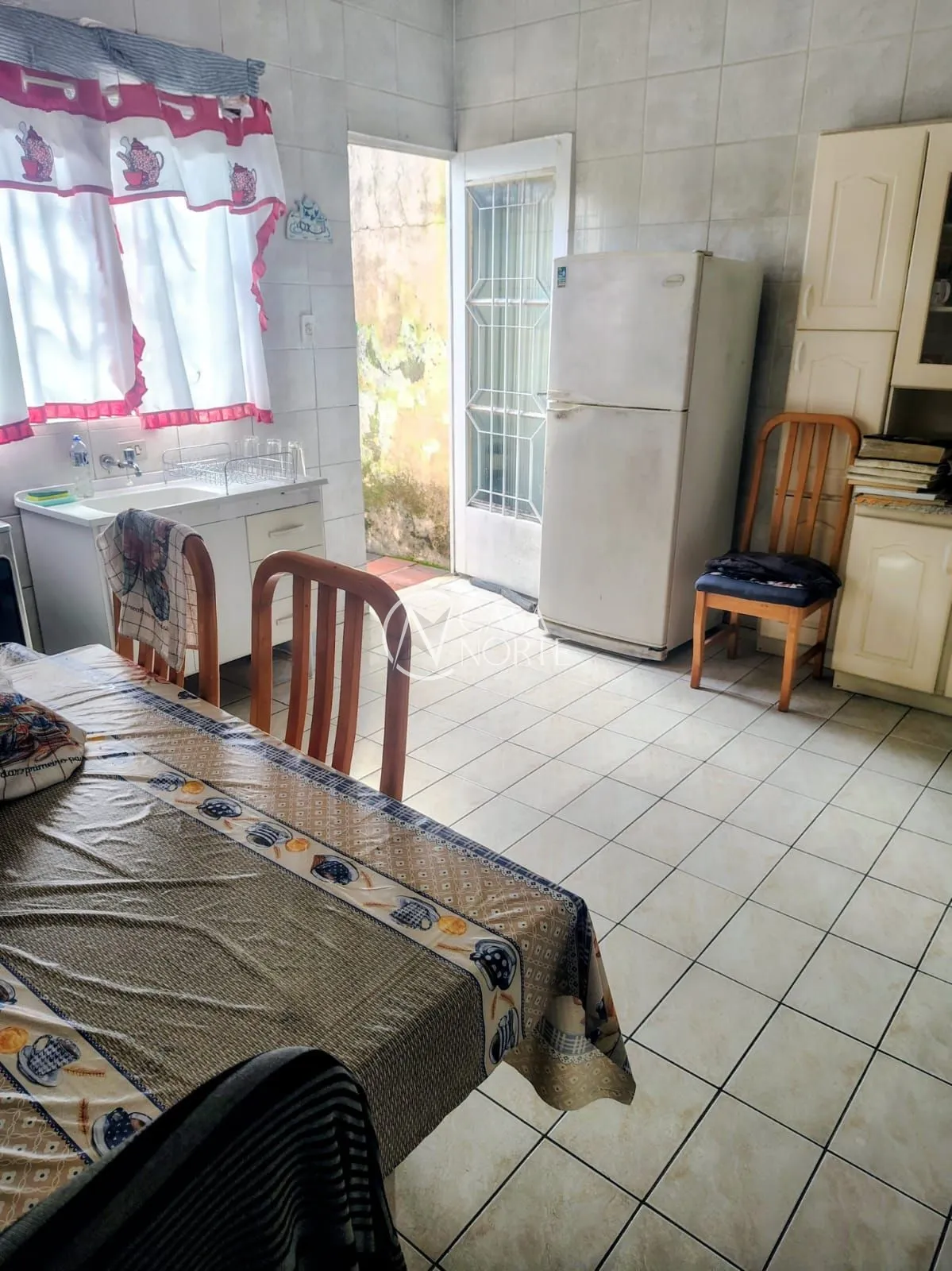 Casa à venda com 3 quartos, 90m², 2 vagas, Rua Coronel Massot no bairro Cristal em Porto Alegre