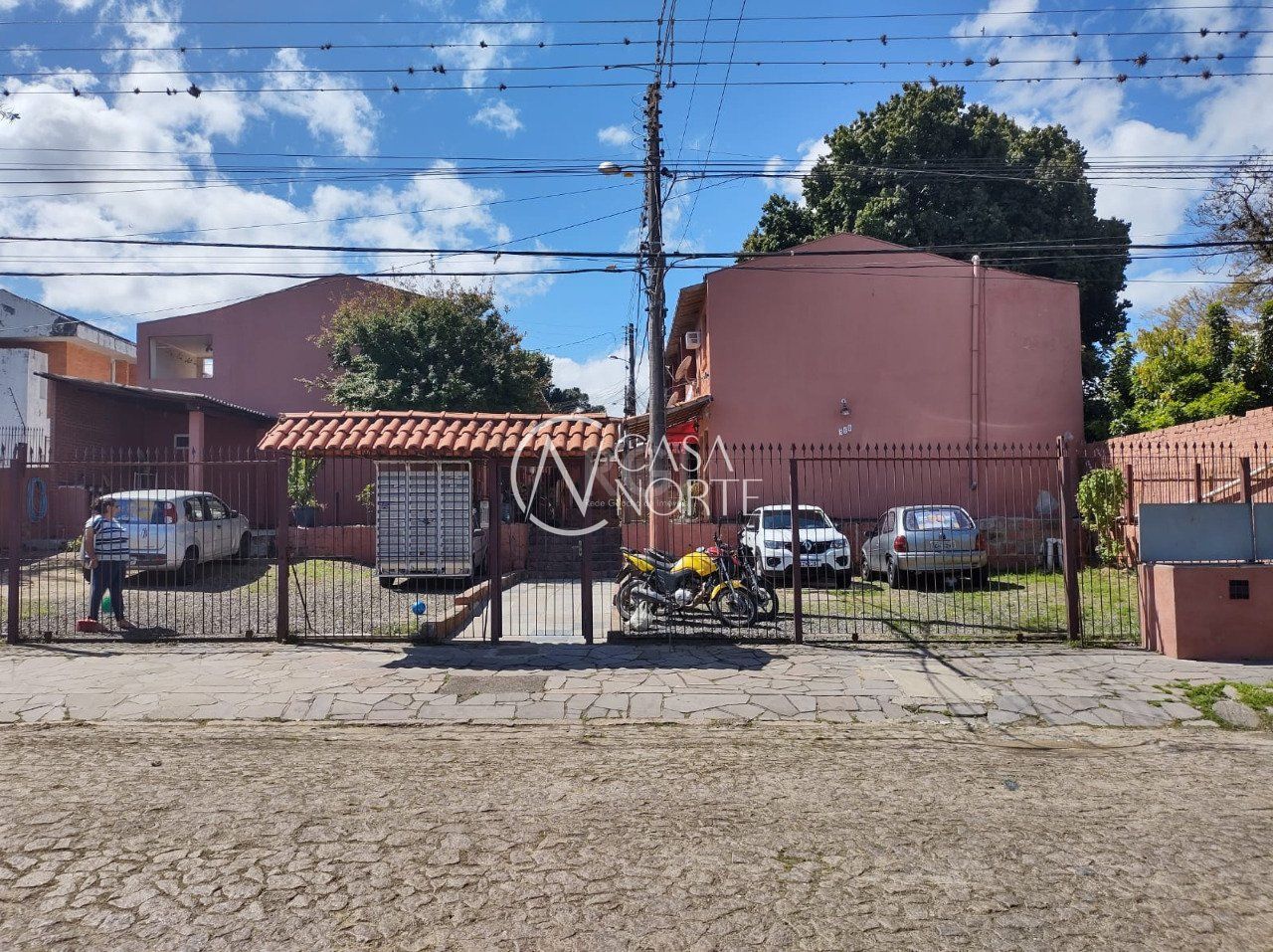 Casa de Condomínio à venda com 2 quartos, 36m², 1 vaga, Rua Jacunda no bairro Guarujá em Porto Alegre