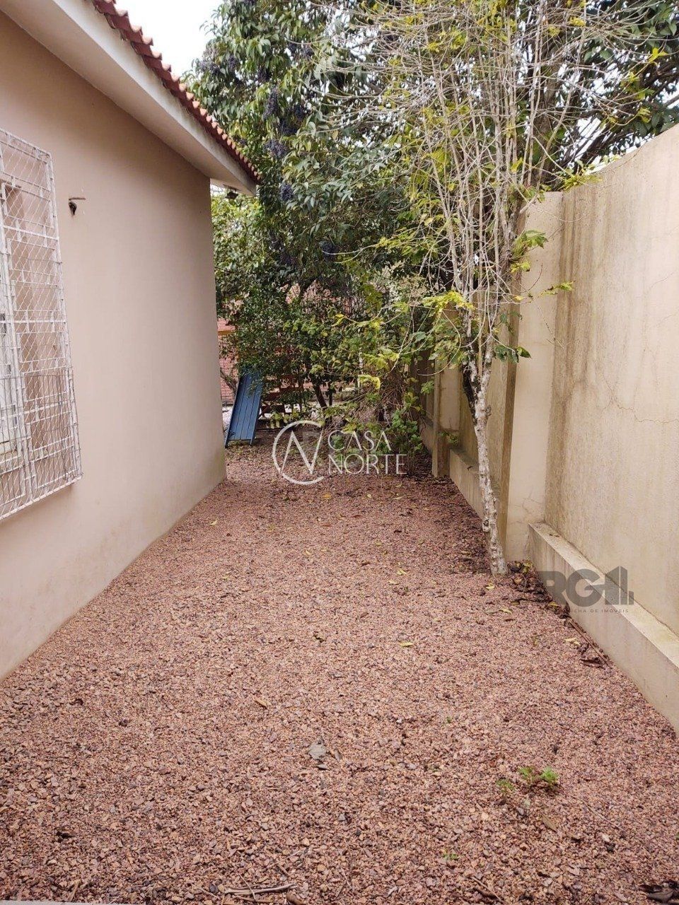 Casa à venda com 3 quartos, 120m², 2 vagas, Rua Eustáquio Inácio da Silveira no bairro Belém Novo em Porto Alegre