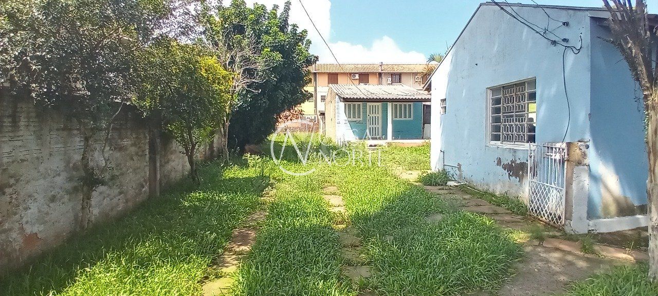 Terreno à venda  com 396m², Rua Afonso Arinos no bairro Camaquã em Porto Alegre