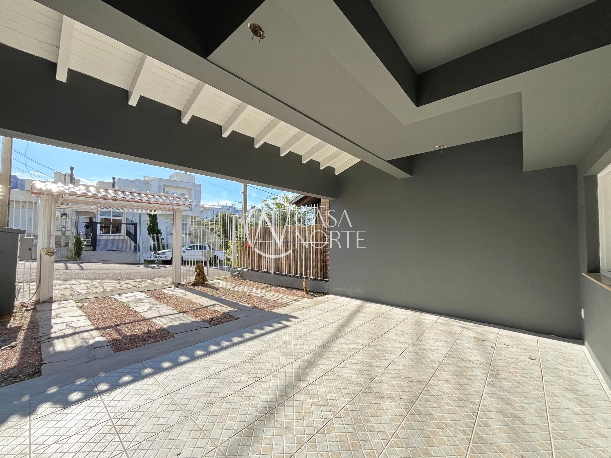 Casa à venda com 3 quartos, 130m², 1 suíte, 2 vagas, Avenida Altos do Santa Rita no bairro Aberta dos Morros em Porto Alegre