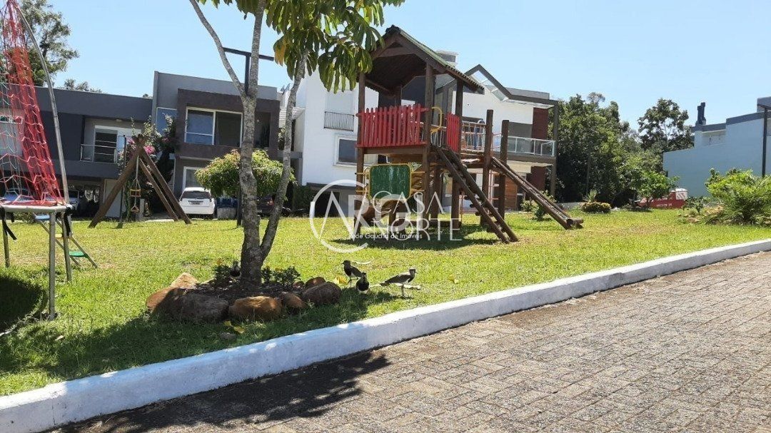 Terreno à venda  com 200m², Rua Adriano Pereira da Silva no bairro Vila Nova em Porto Alegre