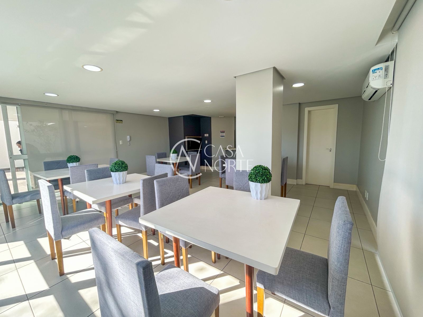 Apartamento à venda com 3 quartos, 73m², 1 suíte, 1 vaga, Rua Fonseca Ramos no bairro Medianeira em Porto Alegre