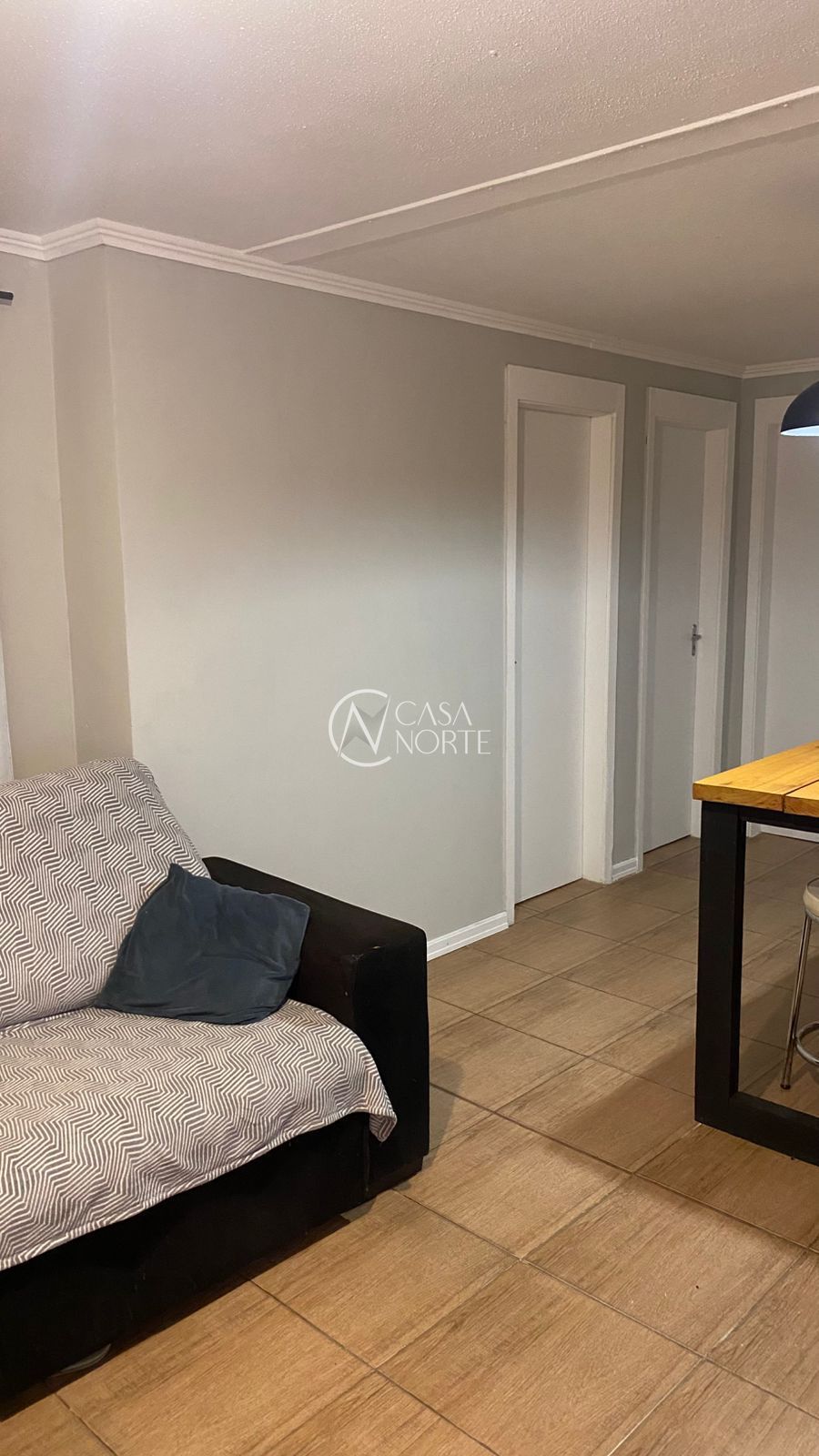 Apartamento à venda com 2 quartos, 43m², 1 vaga, Rua Império no bairro Vila Nova em Porto Alegre