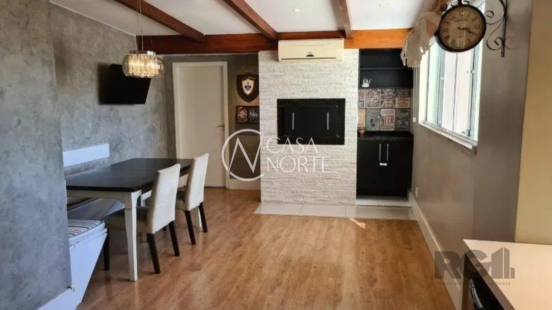 Apartamento à venda com 2 quartos, 79m², 1 suíte, 1 vaga, Avenida Cristóvão Colombo no bairro Floresta em Porto Alegre