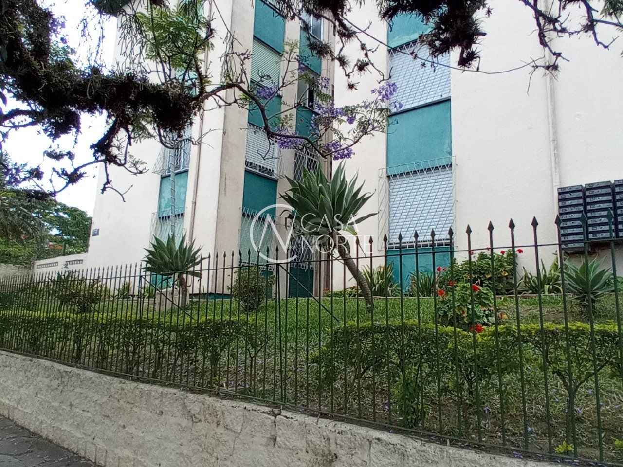 Apartamento à venda com 2 quartos, 50m², 1 vaga, Avenida Chuí no bairro Cristal em Porto Alegre