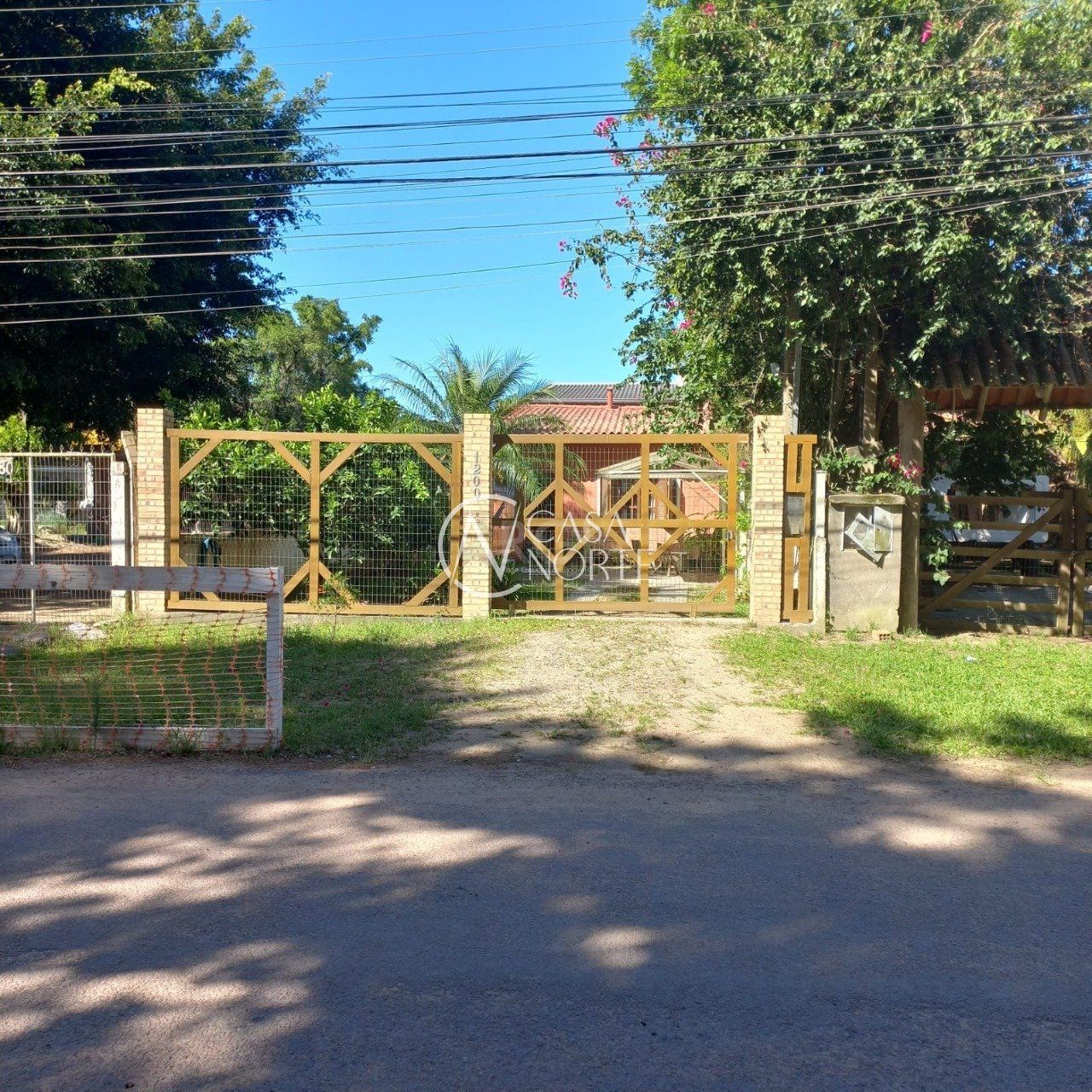 Casa à venda com 4 quartos, 150m², 2 vagas, Avenida Heitor Vieira no bairro Belém Novo em Porto Alegre