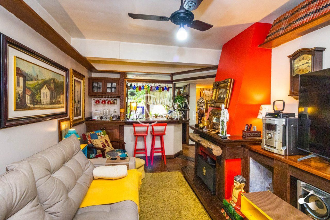 Casa de Condomínio à venda com 4 quartos, 231m², 3 suítes, 3 vagas, Rua Dea Coufal no bairro Ipanema em Porto Alegre