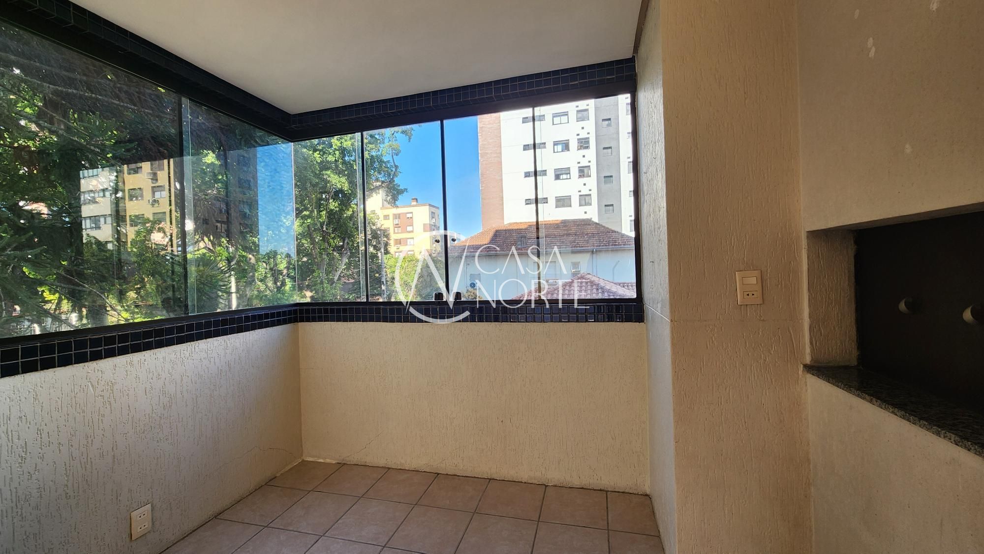 Apartamento à venda com 2 quartos, 102m², 1 suíte, 2 vagas, Rua Eça de Queiroz no bairro Petrópolis em Porto Alegre