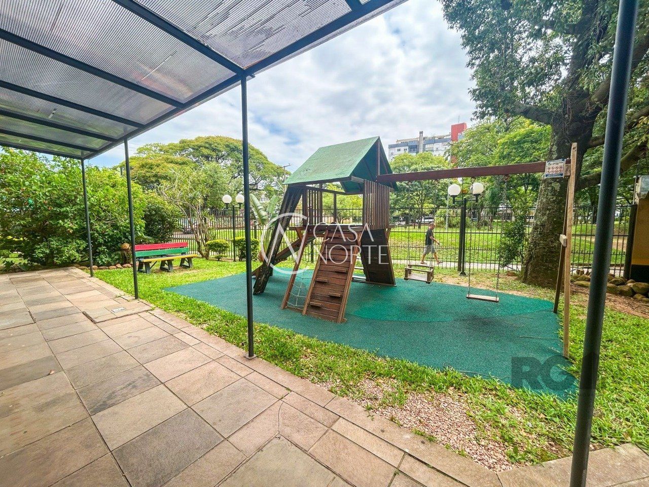 Apartamento à venda com 3 quartos, 99m², 1 suíte, 1 vaga, Rua José Honorato dos Santos no bairro Azenha em Porto Alegre