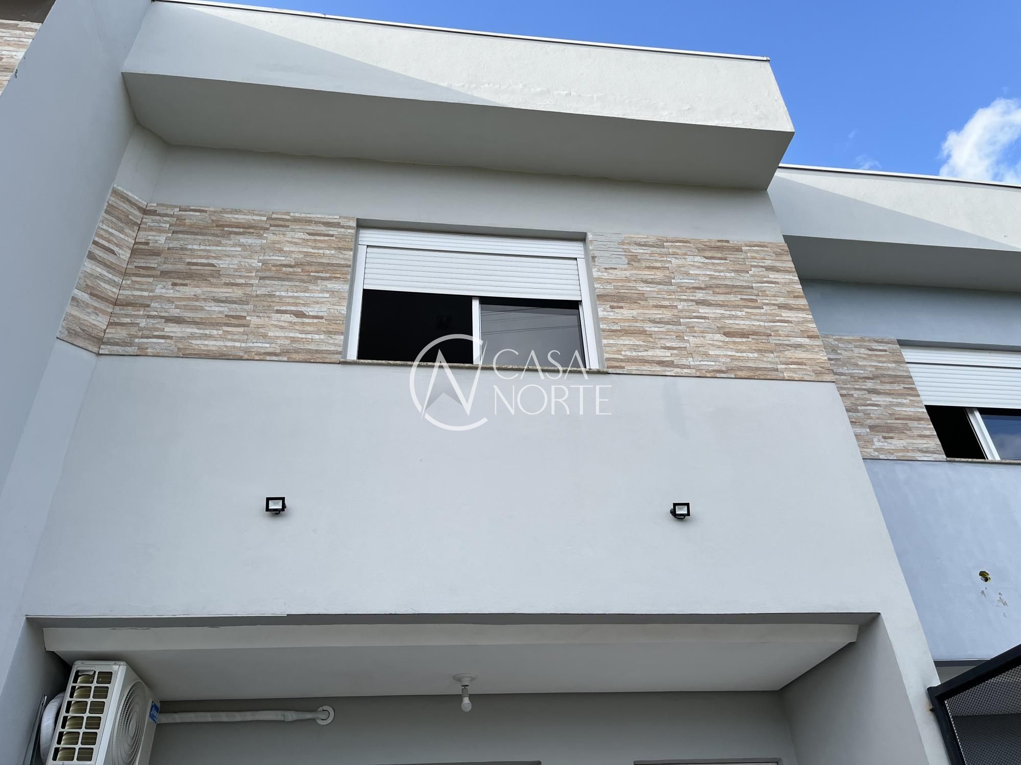 Casa à venda com 3 quartos, 107m², 1 suíte, 1 vaga, Rua Vanderlei da Silva Alves no bairro Mário Quintana em Porto Alegre