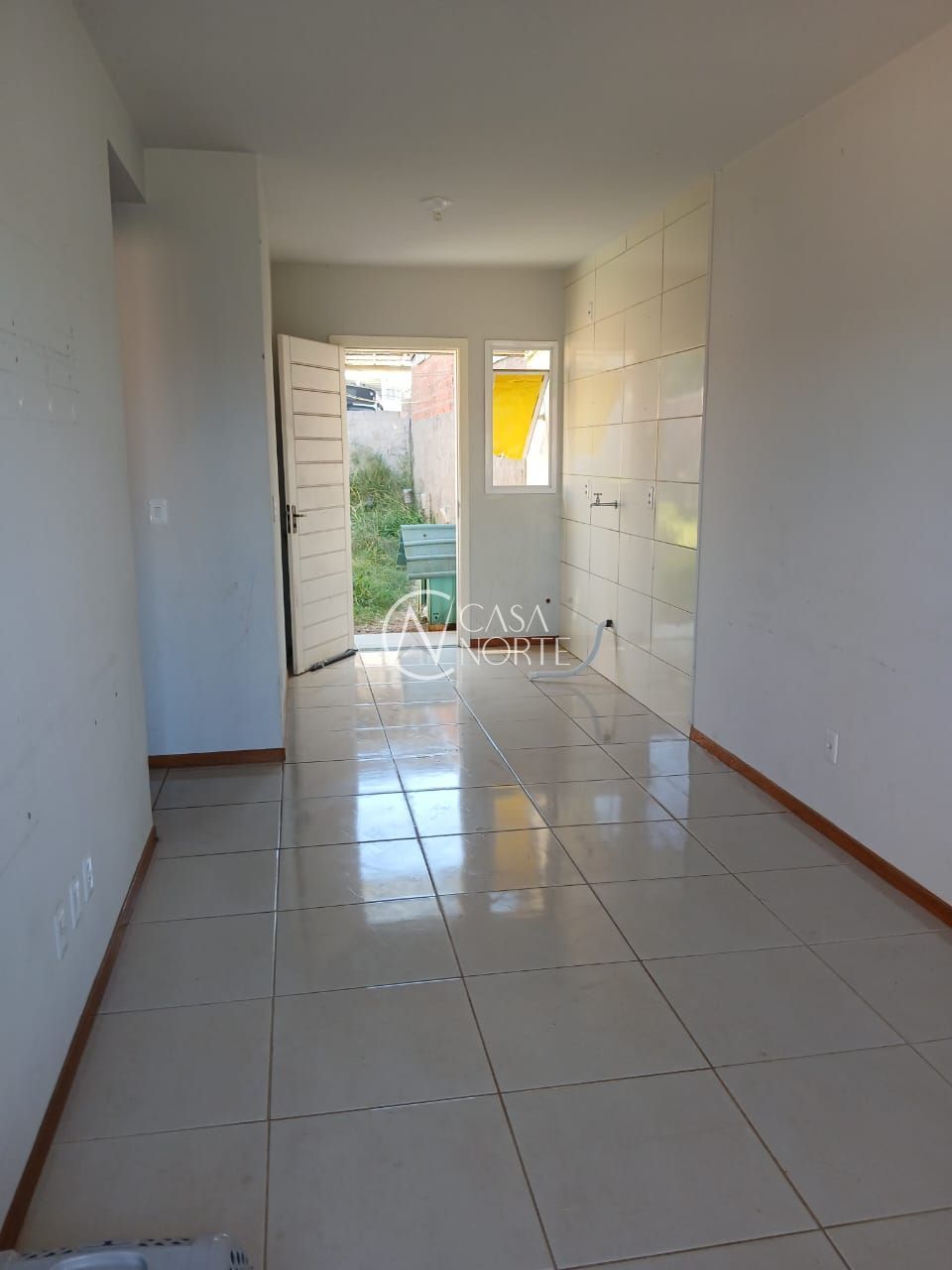 Casa à venda com 2 quartos, 48m², 2 vagas, Nair Garcia Martins no bairro Restinga em Porto Alegre